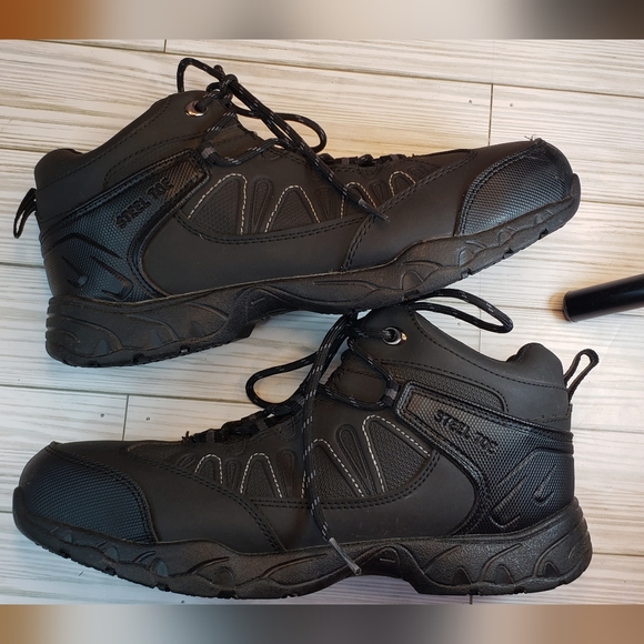 TredSafe Slip Resistant Steel-toed work boots men's size 8½ (sw204) - Picture 5 of 14